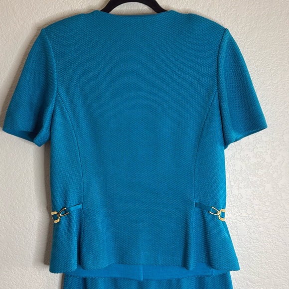 ST. JOHN COLLECTION Azul Knit 2 pc Skirt + Jacket Gold Button Chain Suit Set 8 M - Picture 8 of 15